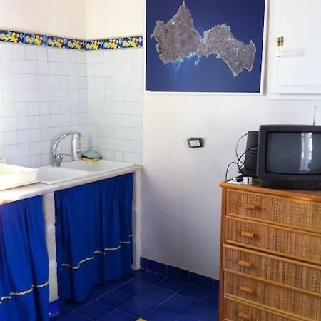 Il Cubo, Monovano Col Mare Su Tre Fronti. * Favignana